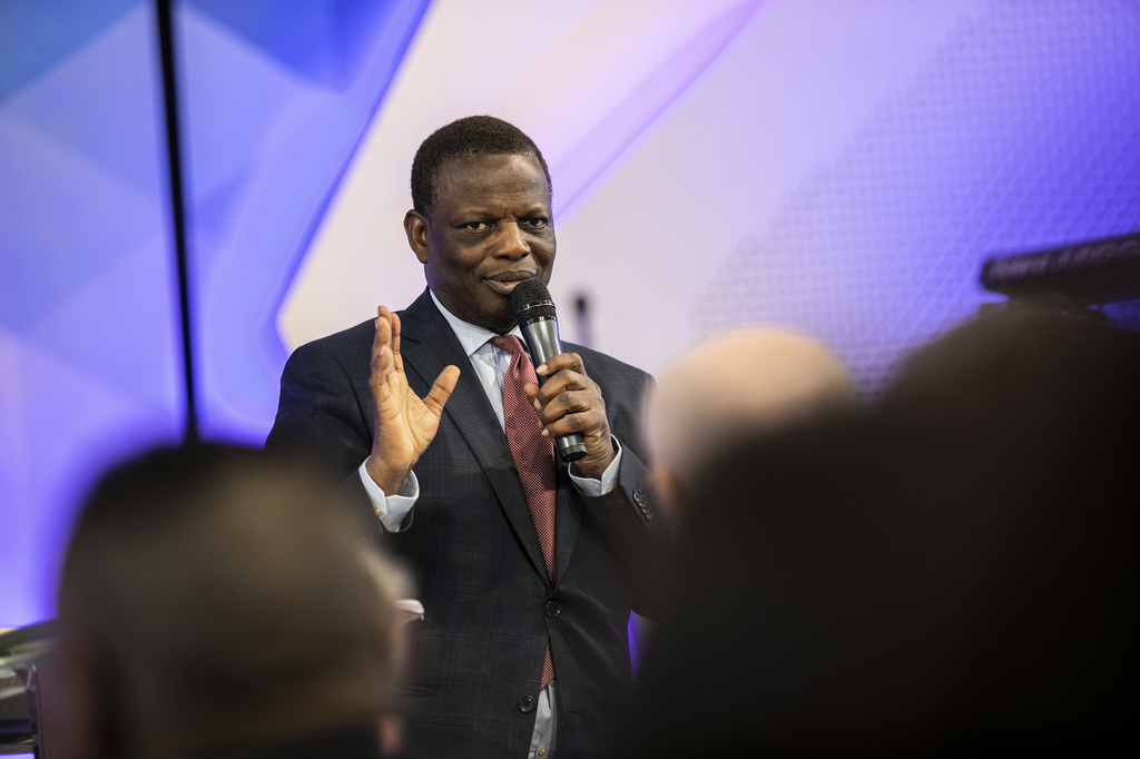 Dele Olowu